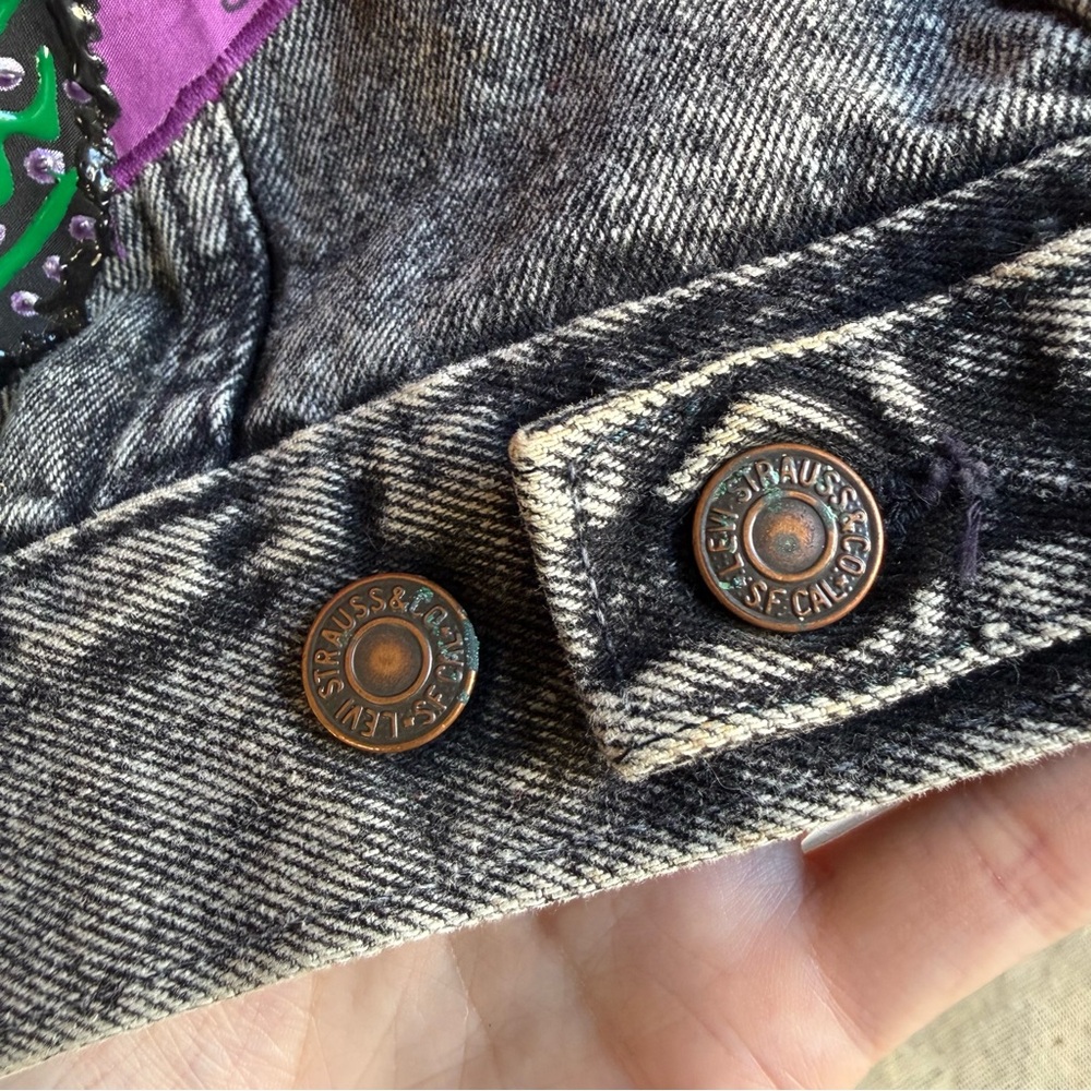 1990’s Vintage Levi’s Hand Painted Acid Wash Western Denim Jacket size Medium - Picture 11 of 12